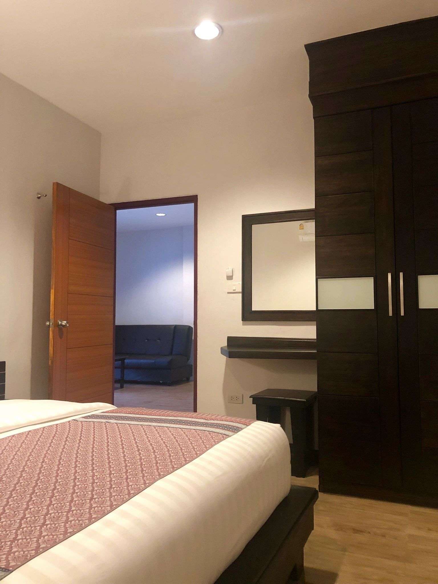 11D60219-4D8D-47F6-A1B1-EB67BD6B8CF0