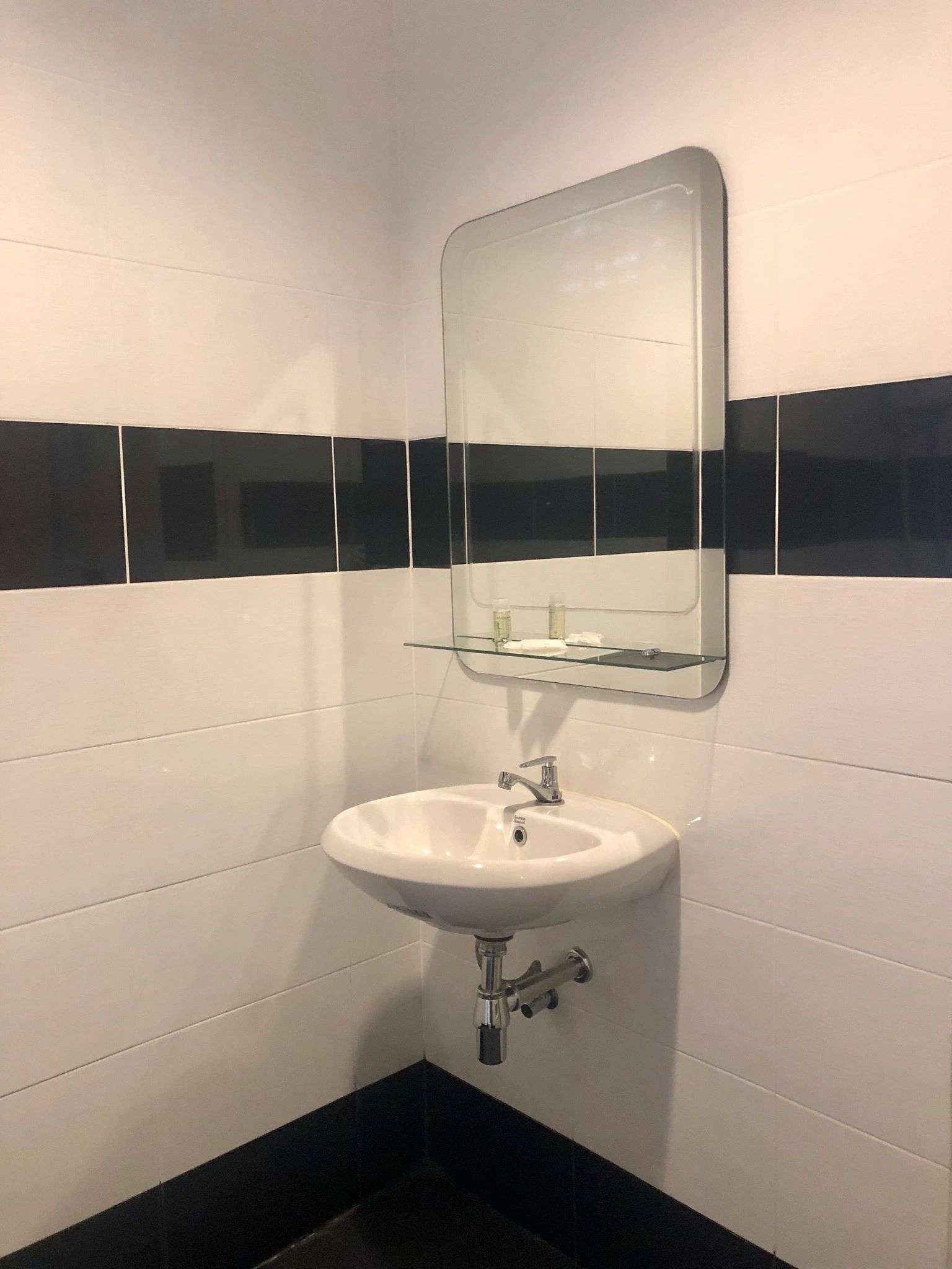 21C35F72-BDFB-4EE3-9709-940EC6B83323